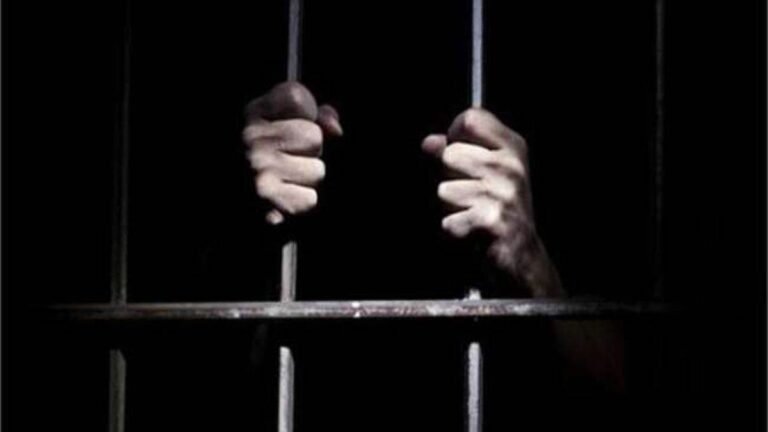 अख़बार वितरण के बहाने छेड़छाड़: महिला से जबरदस्ती ‘आई लव यू’ लिखकर किया प्रेम का इज़हार, कोर्ट ने सुनाई सज़ा