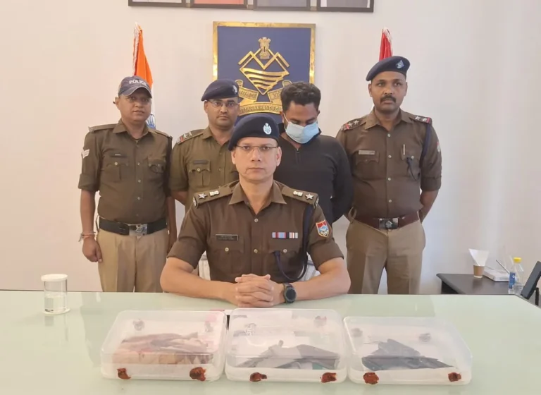 एसएसपी मणिकांत मिश्रा का अपराधियों के विरुद्ध सख्त रुख, अवैध असलहों के साथ शातिर अभियुक्त गिरफ्तार