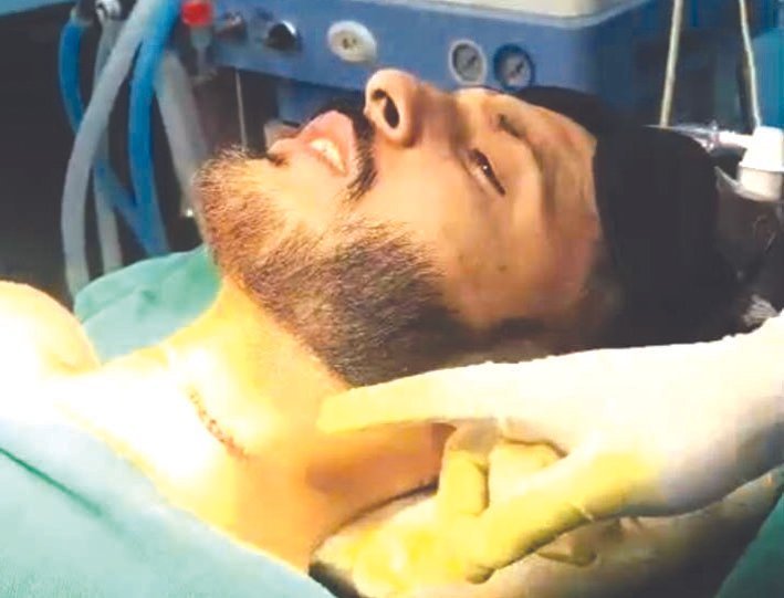 चाइनीज मांझे के कारण मौत के मुंह में जाने से बचा युवक, गर्दन पर हुआ गहरा घाव