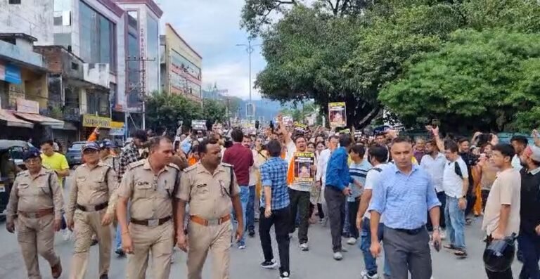 हल्द्वानी- कशिश हत्याकांड मामला: हल्द्वानी की सड़क पर उतरे लोग, आरोपी के खिलाफ की फांसी की मांग