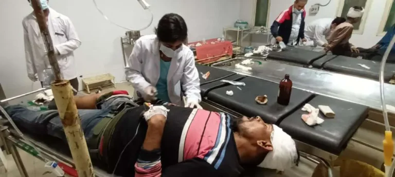 हल्द्वानी में दर्दनाक सड़क हादसा, बस-मैजिक की टक्कर में 12 लोग घायल