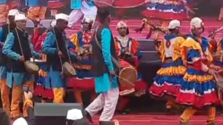 अल्मोड़ा में गोल्ज्यू महोत्सव की धूम, लोक संस्कृति की महक से महक उठा मल्लामहल