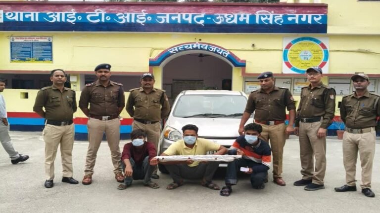 पहले कार से मारी टक्कर, फिर हॉकी और डंडों से किया अधमरा, पुरानी रंजिश मामले में तीन अरेस्ट