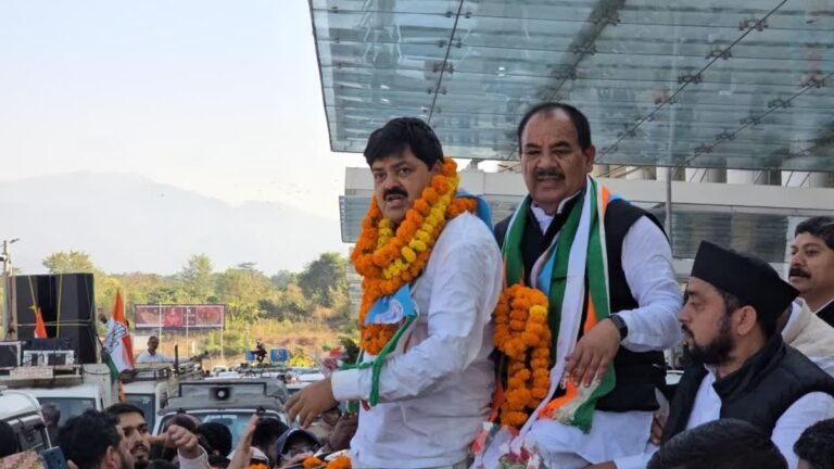 जौलीग्रांट एयरपोर्ट पर गणेश गोदियाल का भव्य स्वागत, हरक सिंह ने दिखाई एकजुटता, उत्साहित कार्यकर्ता