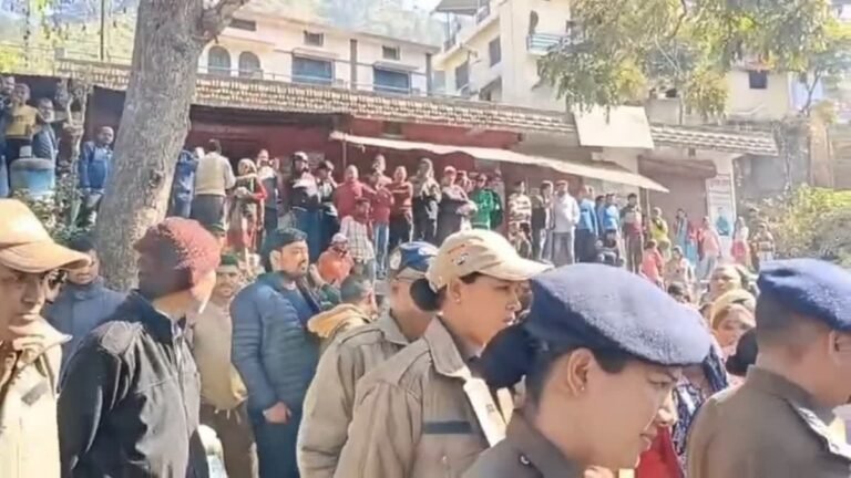 पौड़ी में जंगली जानवरों की दहशत, आक्रोशित ग्रामीणों ने जाम किया श्रीनगर कोटद्वार एनएच