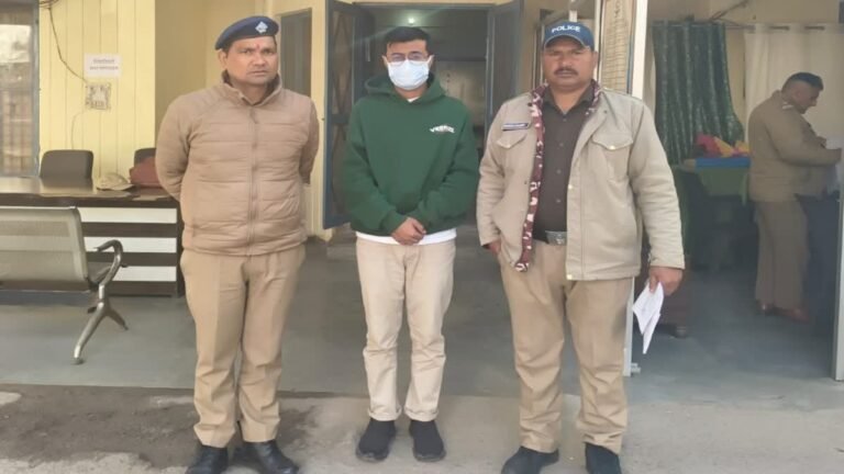 डेढ़ साल से फरार ड्रग डीलर दिल्ली एयरपोर्ट से अरेस्ट, कोरियर से करता था नशे की तस्करी, लुक आउट सर्कुलर था जारी