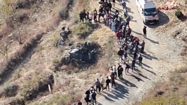 पिथौरागढ़ में वाहन दुर्घटनाग्रस्त, एक युवक की मौत, दूसरा अस्पताल में भर्ती