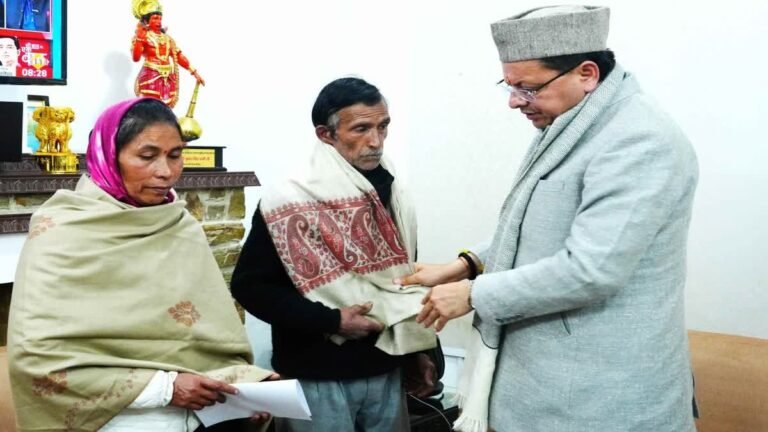 अंकिता भंडारी के माता-पिता ने सीएम धामी से की मुलाकात, मुख्यमंत्री के सामने रखी अपनी पीड़ा और मांग