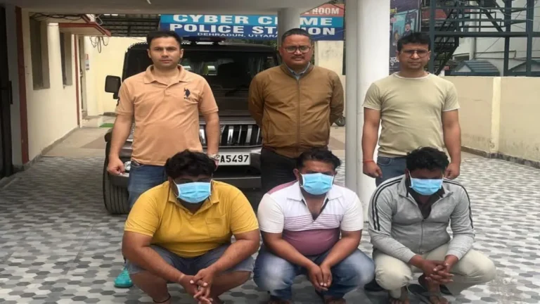 देहरादून STF का बड़ा एक्शन: साइबर ठगों को ‘म्यूल अकाउंट’ देने वाला गैंग पकड़ा