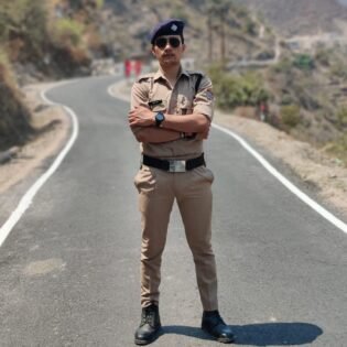 दुखद अल्मोड़ा पुलिस लाइन में नियुक्त कांस्टेबल शुभम रावत की सड़क दुर्घटना में मौत