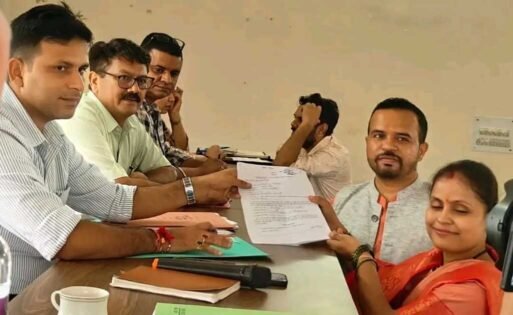 बागी हुए विपिन : मीना पाण्डेय ने हल्द्वानी ब्लॉक प्रमुख के लिए किया नामांकन