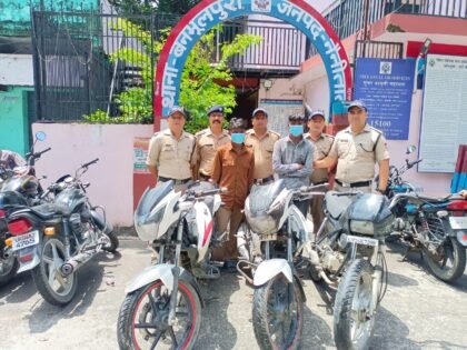 गाैला बाईपास से दो शातिर बाइक चोर गिरफ्तार, तीन चोरी की मोटरसाइकिलें बरामद