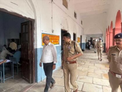 पुलिस आरक्षी भर्ती परीक्षा: एसएसपी देहरादून ने किया परीक्षा केंद्रों का निरीक्षण, सुरक्षा व्यवस्थाओं का लिया जायजा