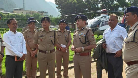 धाराली रेस्क्यू कार्यों का स्थलीय निरीक्षण करने उत्तरकाशी पहुंचे डीजीपी