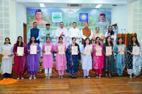 मुख्यमंत्री ने 187 अभ्यर्थियों को सौंपे नियुक्ति पत्र