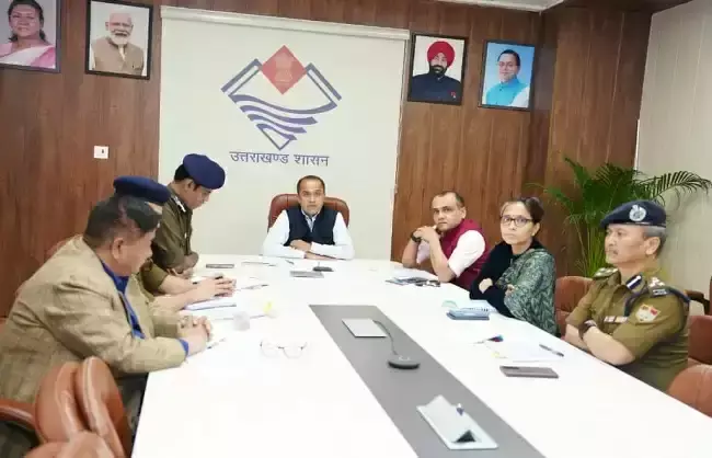 Dehradun: सीमा निगरानी को लेकर गृह सचिव ने समीक्षा की