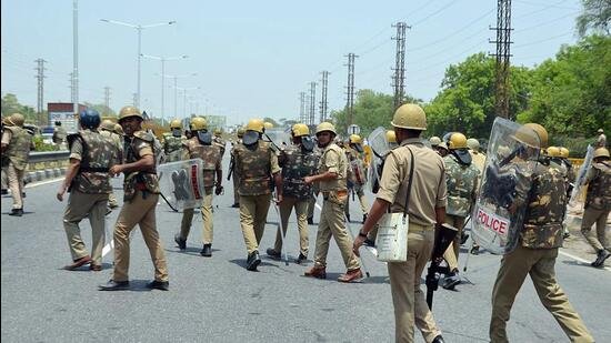 बड़ी खबर: पेपर लीक विवाद पर सड़कों पर उतरे युवा, शहर के कई इलाकों में धारा 163 लागू
