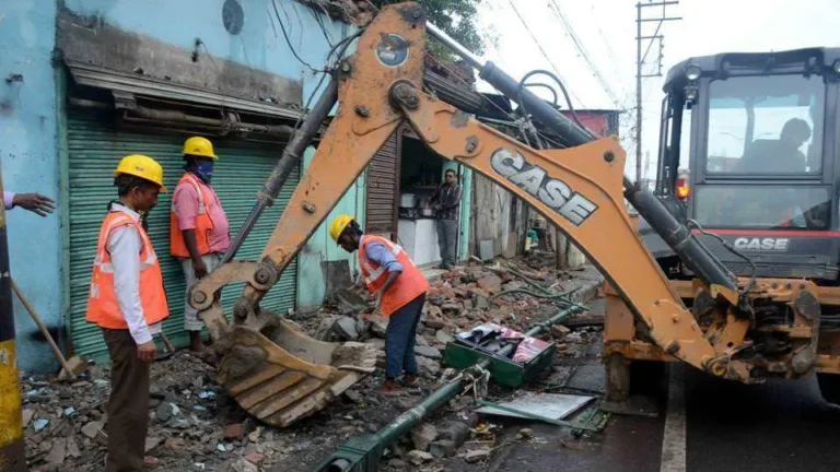 धामी सरकार सख्त: अवैध धार्मिक स्थलों की सूची तैयार, अतिक्रमण पर फिर शुरू होगा विशेष अभियान