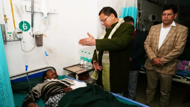 क्वानू-मीनस बस हादसा: सीएम धामी ने दून अस्पताल में घायलों का जाना हाल, बेहतर इलाज का दिया भरोसा