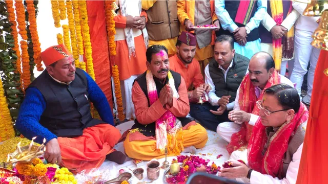 टनकपुर पहुंचे CM धामी, पूर्णागिरि मेले से पहले किया विशेष पूजन