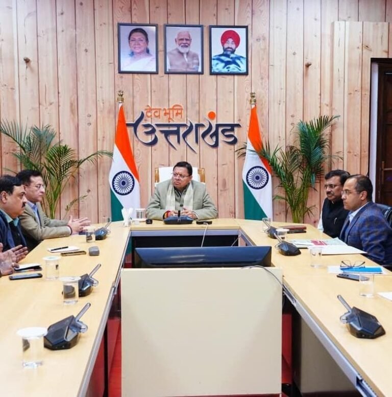 मुख्यमंत्री  पुष्कर सिंह धामी ने कानून व्यवस्था को लेकर उच्च स्तरीय बैठक ली