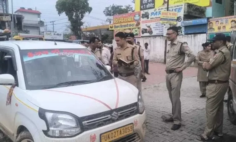 लालकुआं: टैक्सी स्टैंड में गाड़ी के अंदर मिला चालक का शव, इलाके में मची सनसनी