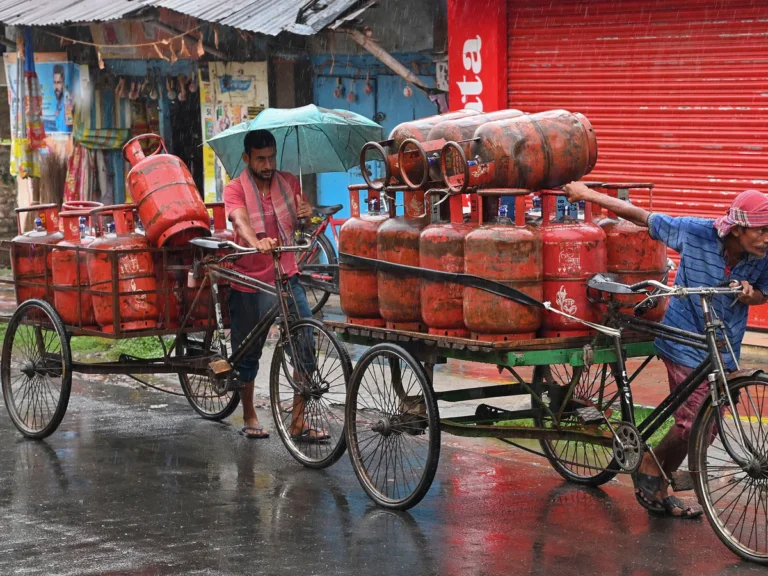 उत्तराखंड: दशहरा से पहले महंगा हुआ एलपीजी सिलेंडर, जानिए कितने बढ़े दाम