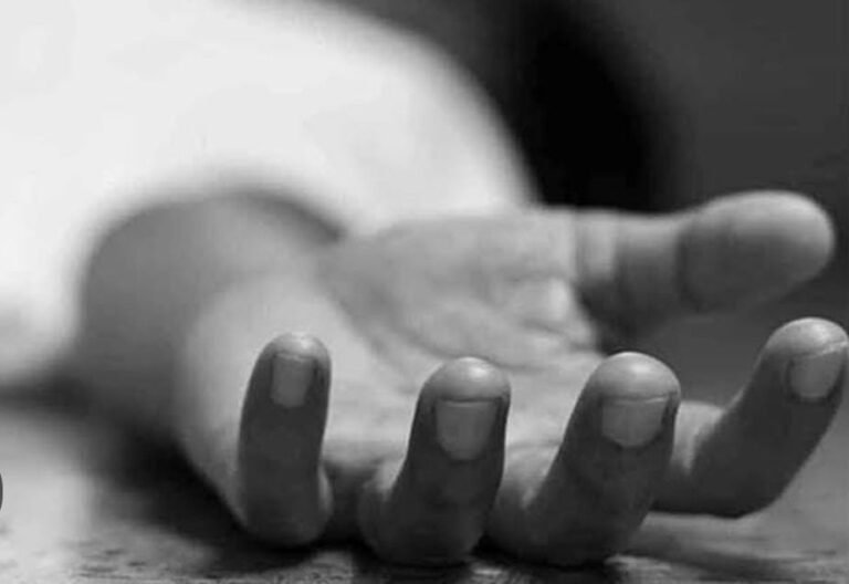 चिकित्सक पर लापरवाही का आरोप, युवक की मौत, लोगों ने लगाया जाम