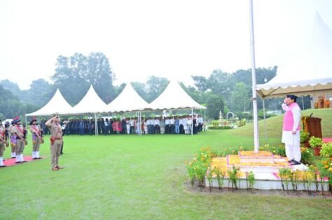 मुख्यमंत्री पुष्कर सिंह धामी ने 79वें स्वतंत्रता दिवस पर किया ध्वजारोहण