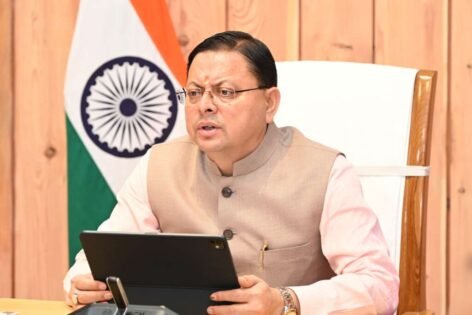 बड़ी खबर(देहरादून) आपदा की सीएम धामी ले रहे हैं जानकारी, अस्सी सड़के बाधित, शेरनाल उफान पर,हल्द्वानी सितारगंज मार्ग बंद।