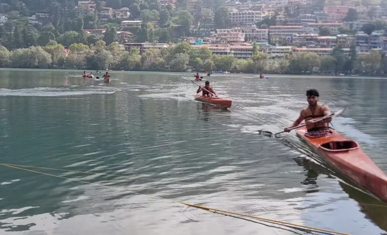 पानी में पराक्रम! नैनीझील में स्विमिंग और कयाकिंग कॉम्पटीशन में उमड़ा जोश