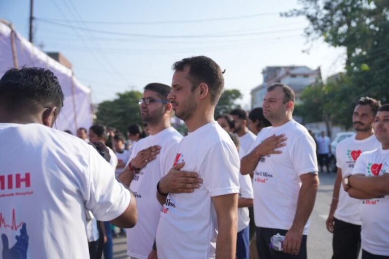 साइक्लोथॉन और वॉकथॉन के जरिए श्री महंत इन्दिरेश अस्पताल के डाक्टरों ने दिया स्वस्थ हृदय का संदेश