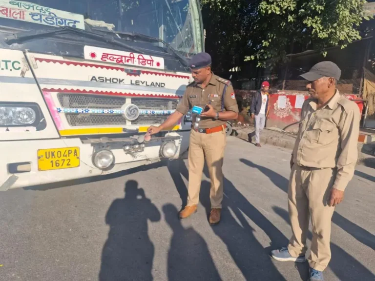 प्रेसर हॉर्न लगाने वाले अब हो जाए सावधान: पुलिस ने प्रेसर हॉर्न लगे 47 वाहनों का किया चालान
