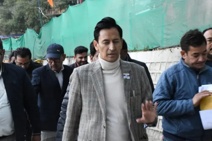 कुमाऊं कमिश्नर दीपक रावत ने शिशु मंदिर स्कूल व दीना होटल में आग से हुए नुकसान का किया स्थलीय निरीक्षण; नैना देवी मंदिर सौंदर्यीकरण कार्यों की भी समीक्षा