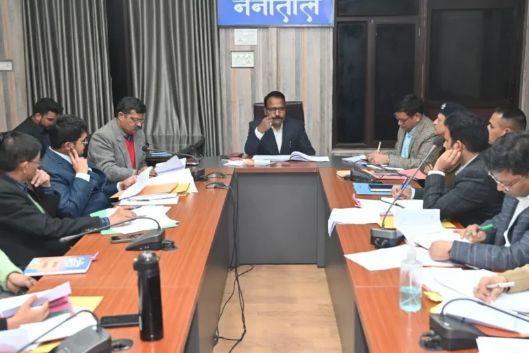 हल्द्वानी: राजस्व लक्ष्य पूरा न करने वालों का वेतन रुकेगा – DM