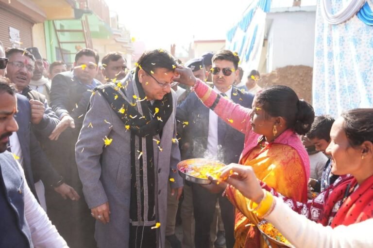 मुख्यमंत्री ने थौलधार में प्रथम खेलकूद एवं सांस्कृतिक महोत्सव में किया प्रतिभाग