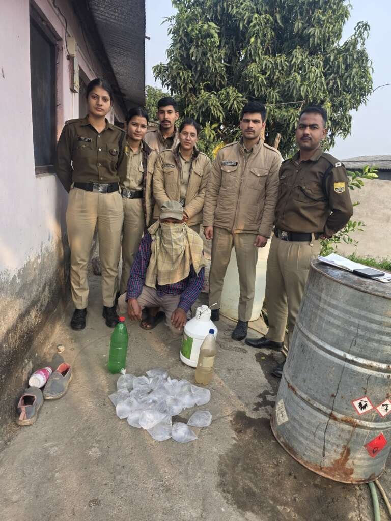 हल्द्वानी में आबकारी का एक्शन: 25 लीटर अवैध शराब बरामद