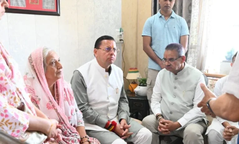 देहरादून फायरिंग कांड: CM धामी ने ब्रिगेडियर मुकेश जोशी को दी श्रद्धांजलि, दोषियों पर सख्त कार्रवाई के निर्देश