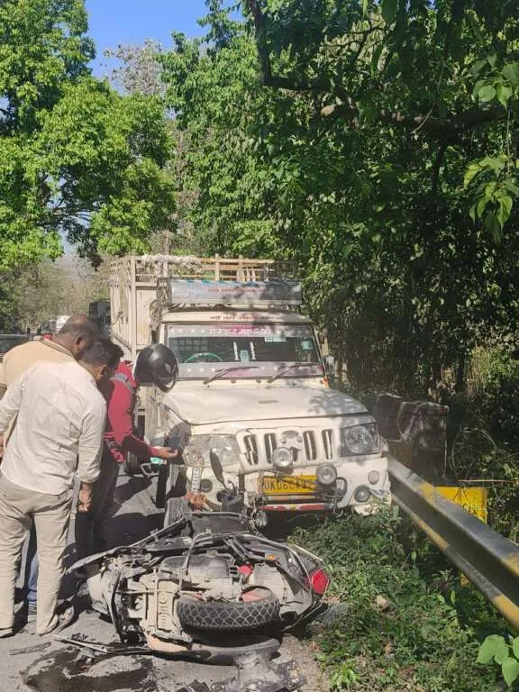 कालाढूंगी रोड हादसा: स्कूटी सवार 20 वर्षीय युवती की मौत, दूसरी गंभीर