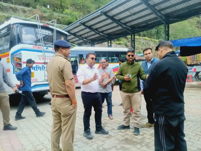केदारनाथ यात्रा व्यवस्थाओं का डीएम विशाल मिश्रा ने किया निरीक्षण, दिए सुधार के निर्देश