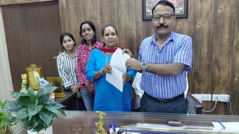 DM ललित मोहन रयाल का बड़ा एक्शन, भू-माफियाओं से छुड़ाई महिला की 25 नाली जमीन