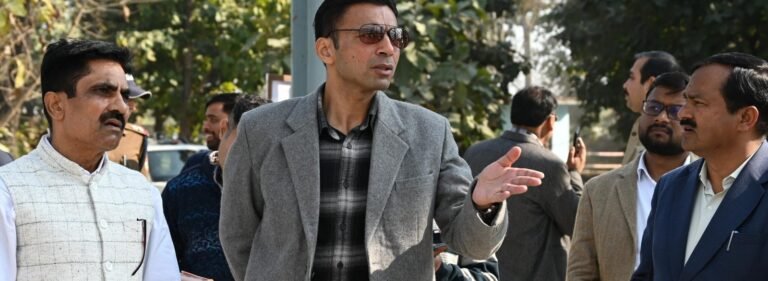 लाल पानी में एकीकृत ठोस अपशिष्ट प्लांट का डीएम ने किया निरीक्षण, रिपोर्ट तलब