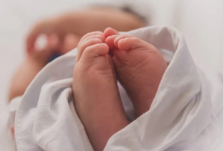 बेहद शर्मनाक : कक्षा 9 की छात्रा ने दिया बच्ची को जन्म,आरोपी ने अस्पताल में मिठाई बांट दी