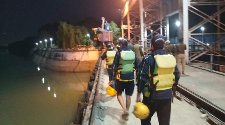 स्वर्गाश्रम क्षेत्र से गंगा में डूबे आदित्य का बैराज में मिला शव