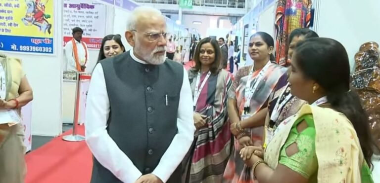 उत्तर प्रदेश के सबसे बड़े मेले का उद्घाटन कर रहे हैं PM मोदी, पढ़ें Live अपडेट