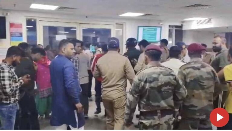 दून अस्पताल में देर रात मारपीट, डॉक्टरों से धक्कामुक्की, इमरजेंसी बंद, गुस्साए डॉक्टर ये उठा रहे मांग