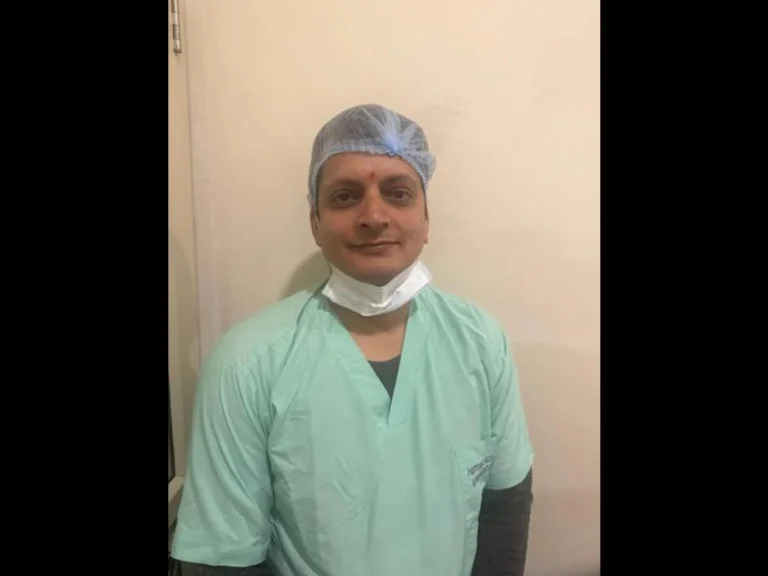 मैट्रिक्स हॉस्पिटल में लीवर और कॉमन बाइल डक्ट से जिंदा ऐस्कैरिस कीड़ा दूरबीन विधि से निकाला