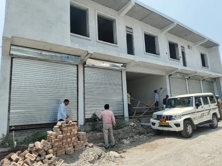 अवैध निर्माणों पर एमडीडीए का शिकंजा, ऋषिकेश में तीन  निर्माणाधीन भवन सील