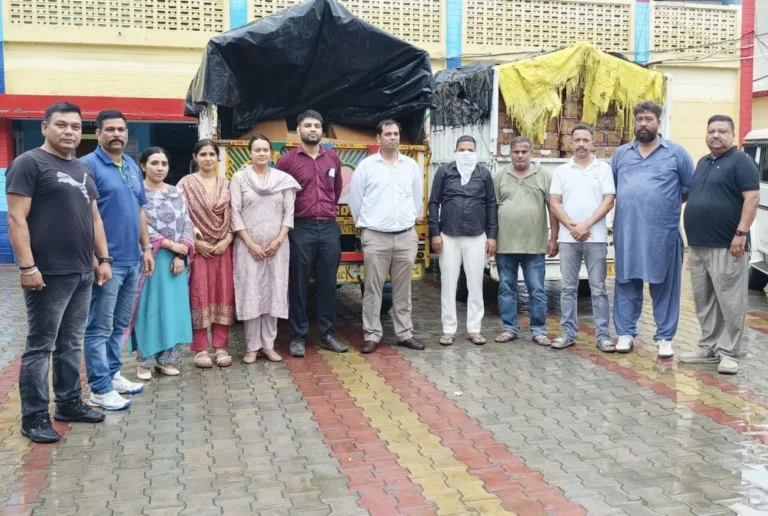 STF का बड़ा ऑपरेशन: करोड़ों की नकली दवाइयों का सिंडिकेट ध्वस्त, फैक्ट्री से हजारों दवाइयाँ और शराब बरामद