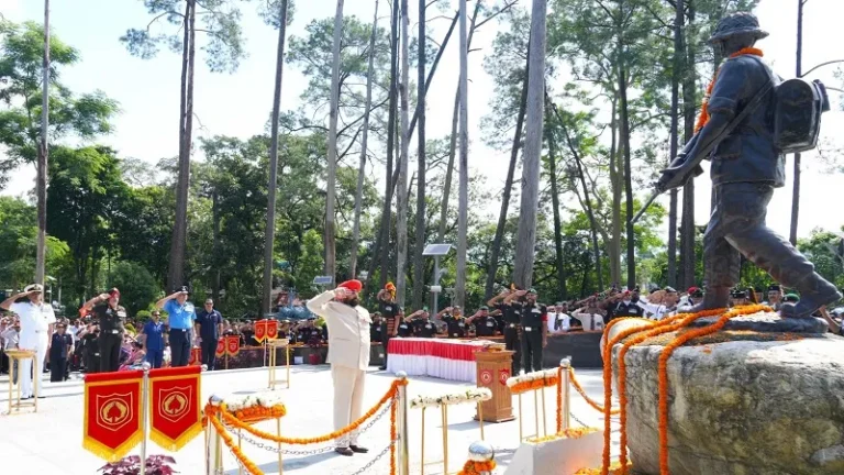 कारगिल विजय दिवस पर द्वारीखाल के शहीद पार्क में कांग्रेस ने वीर शहीदों को दी श्रद्धांजलि।